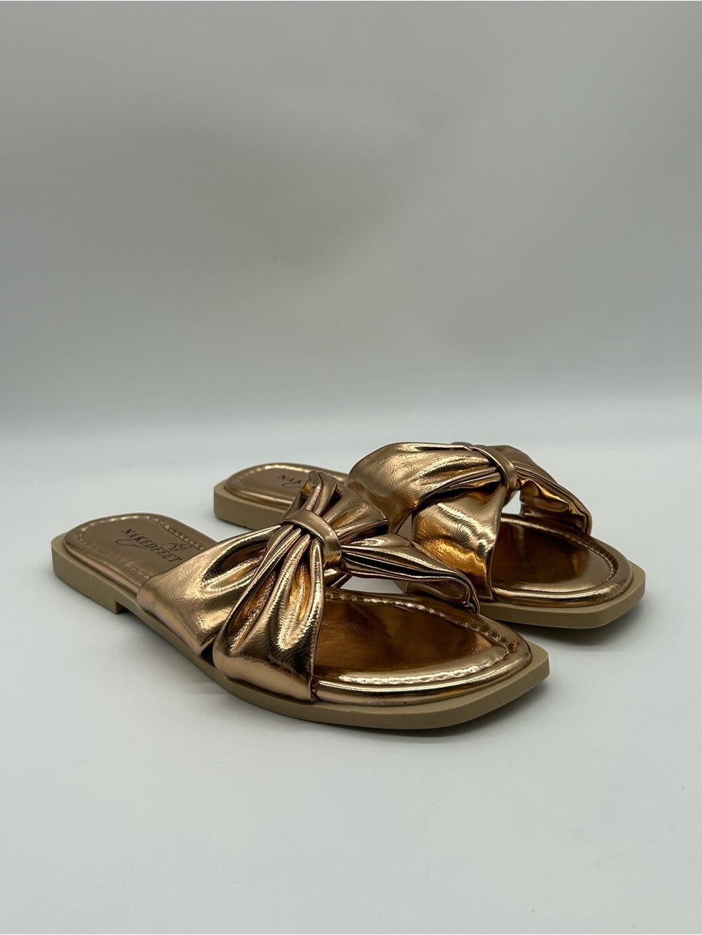 Naked Feet Goa Bronze Metallic Bow Slip On Sandals Vegan Size 7 NWB - Picture 4 of 11